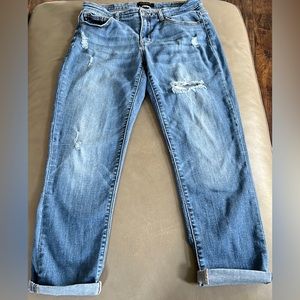 Judy Blue Boyfriend Fit Ladie’s Mid-Rise Distressed Light Wash Jeans Size 9/29